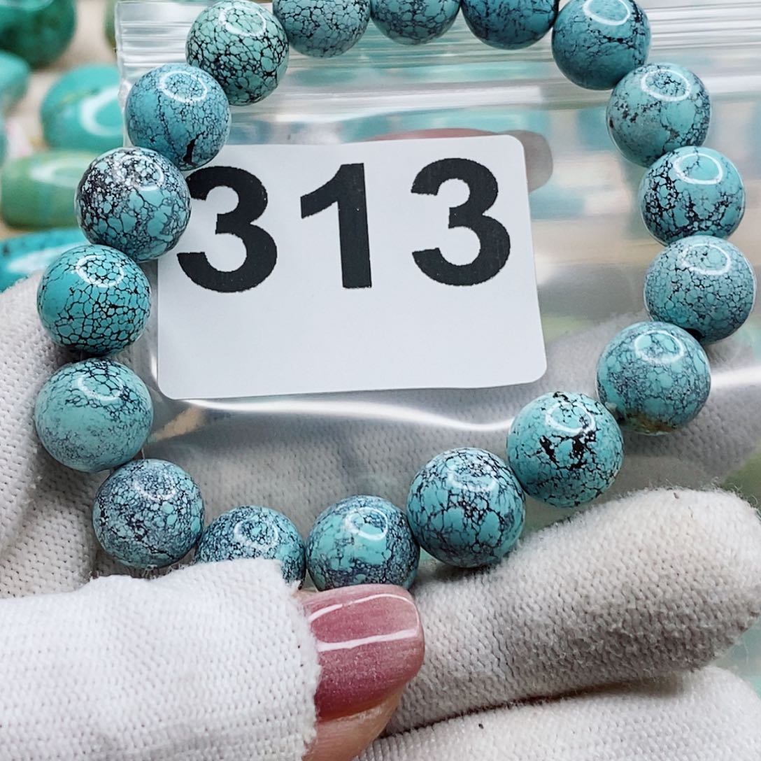 绿松石颈饰未镶嵌