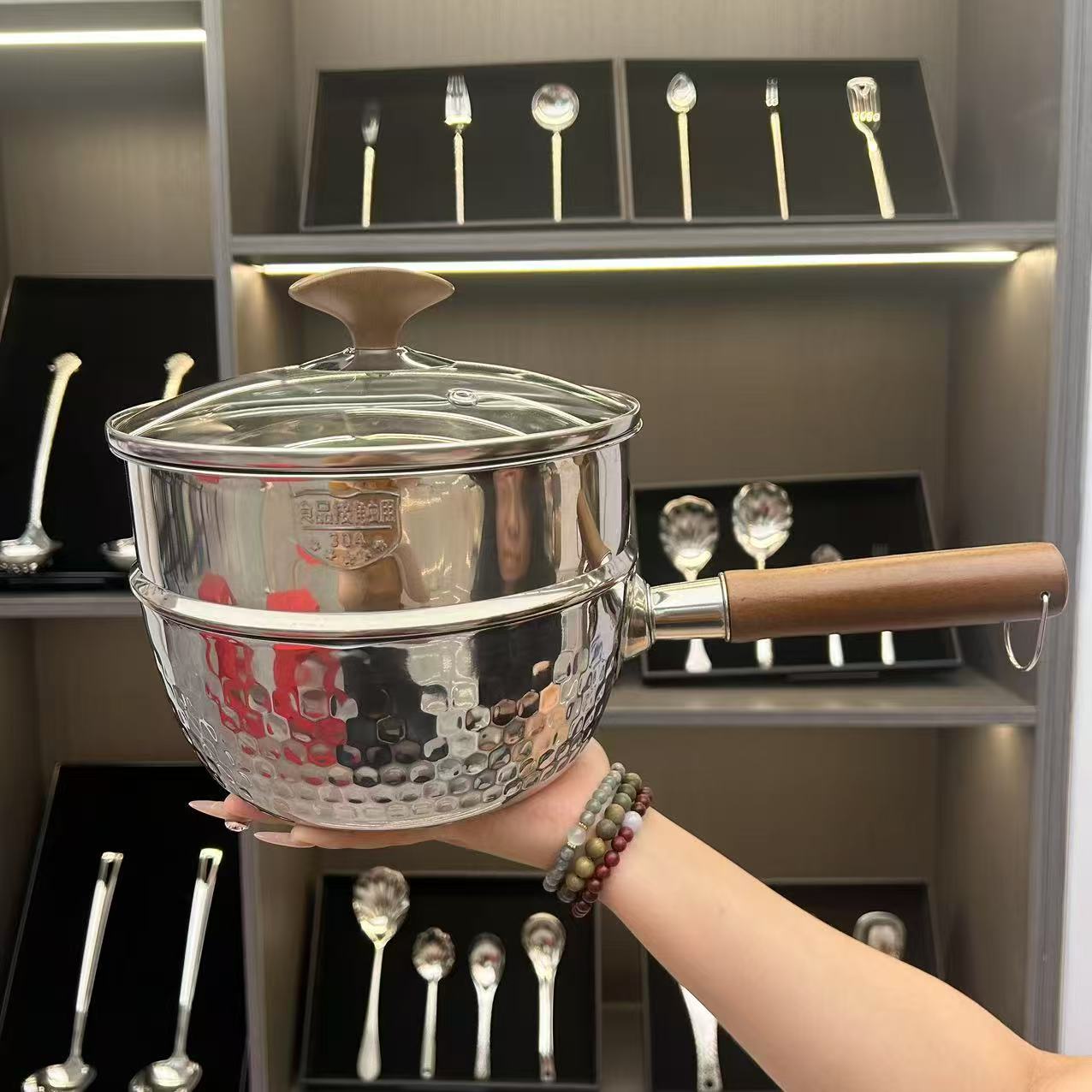 18-10不锈钢高级木柄雪平锅带盖带蒸屉【20CM】