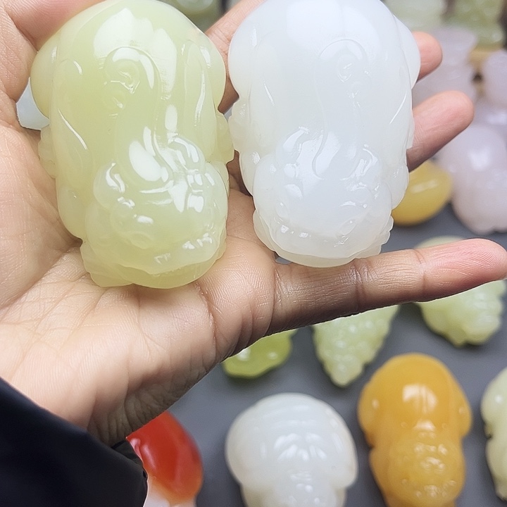 玉石雕刻品碧玺（处理）幸**节