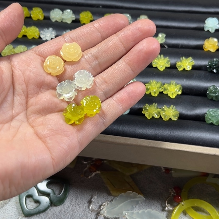 岫玉耳饰未镶嵌耳饰