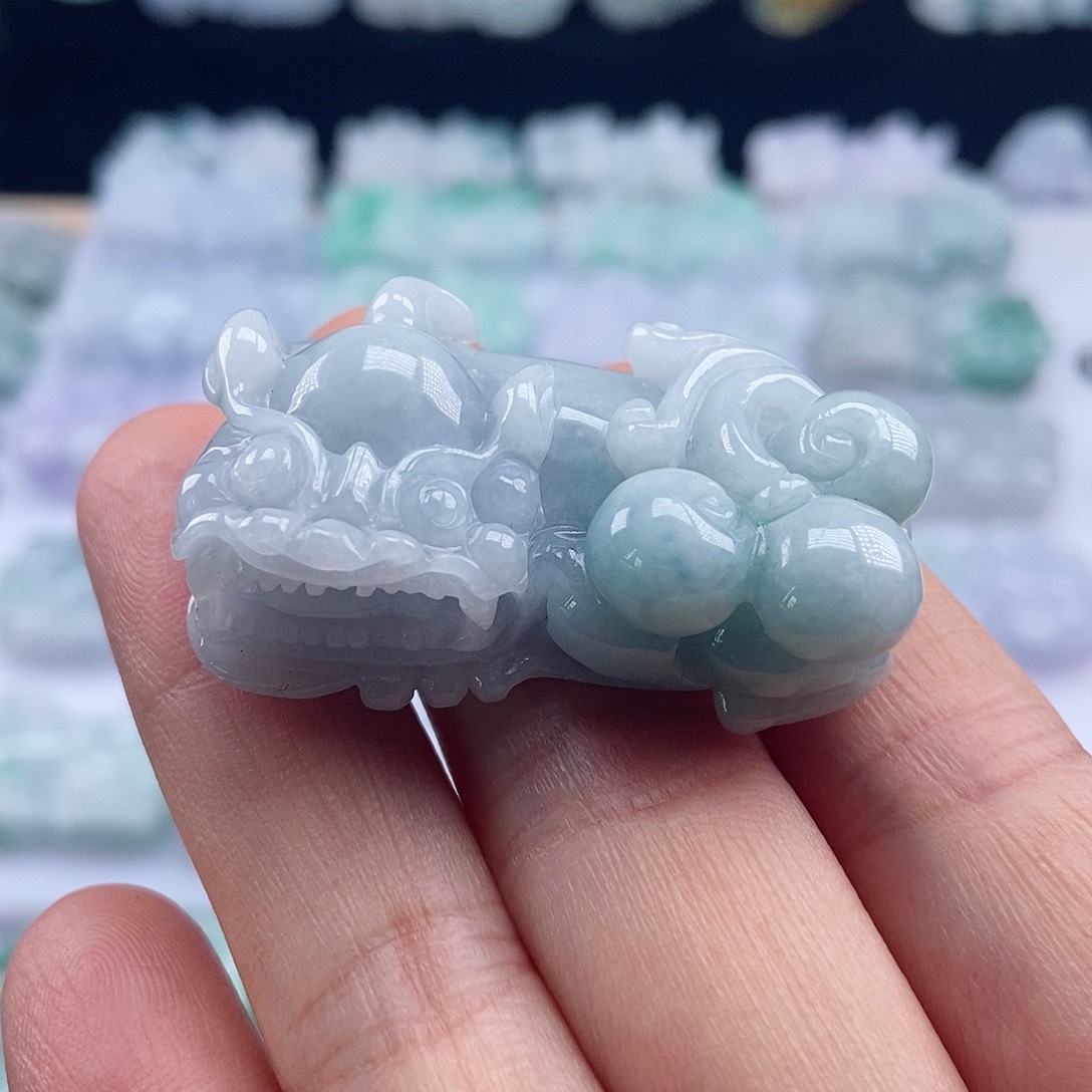 翡翠颈饰未镶嵌翡翠貔貅