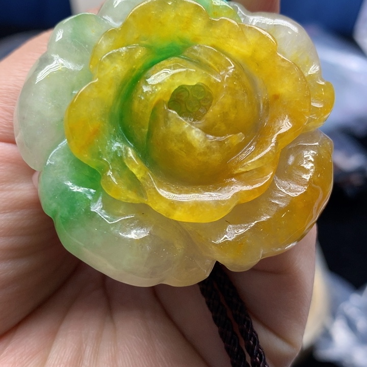 翡翠颈饰未镶嵌吊坠