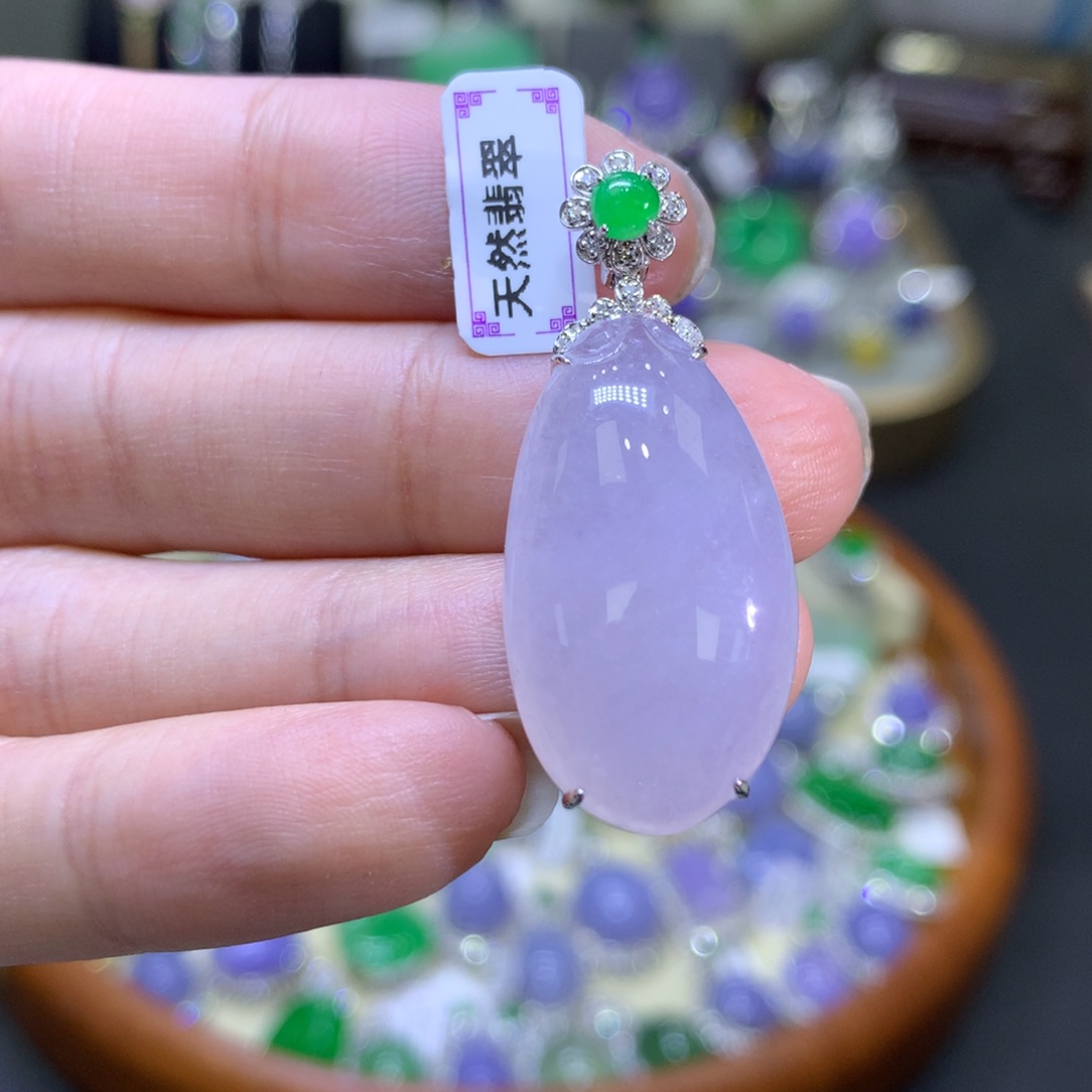 翡翠颈饰18K金镶嵌翡翠吊坠项链