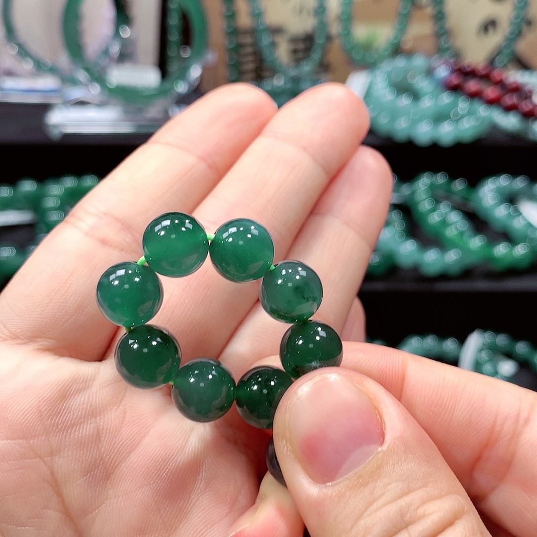 1***1翡翠未镶嵌手链卡9.8