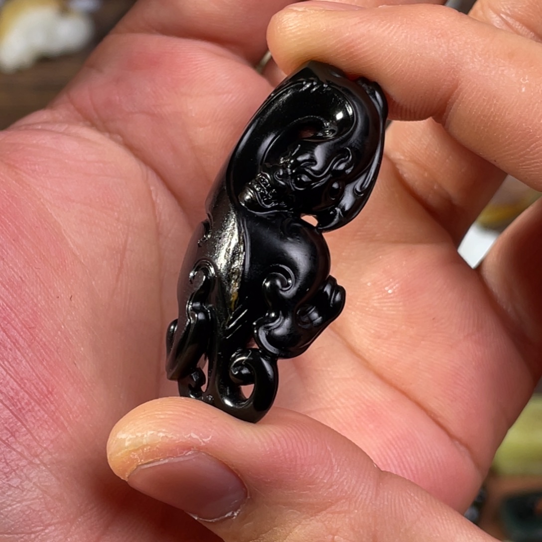 郭***灿和田玉未镶嵌吊坠(不含链)