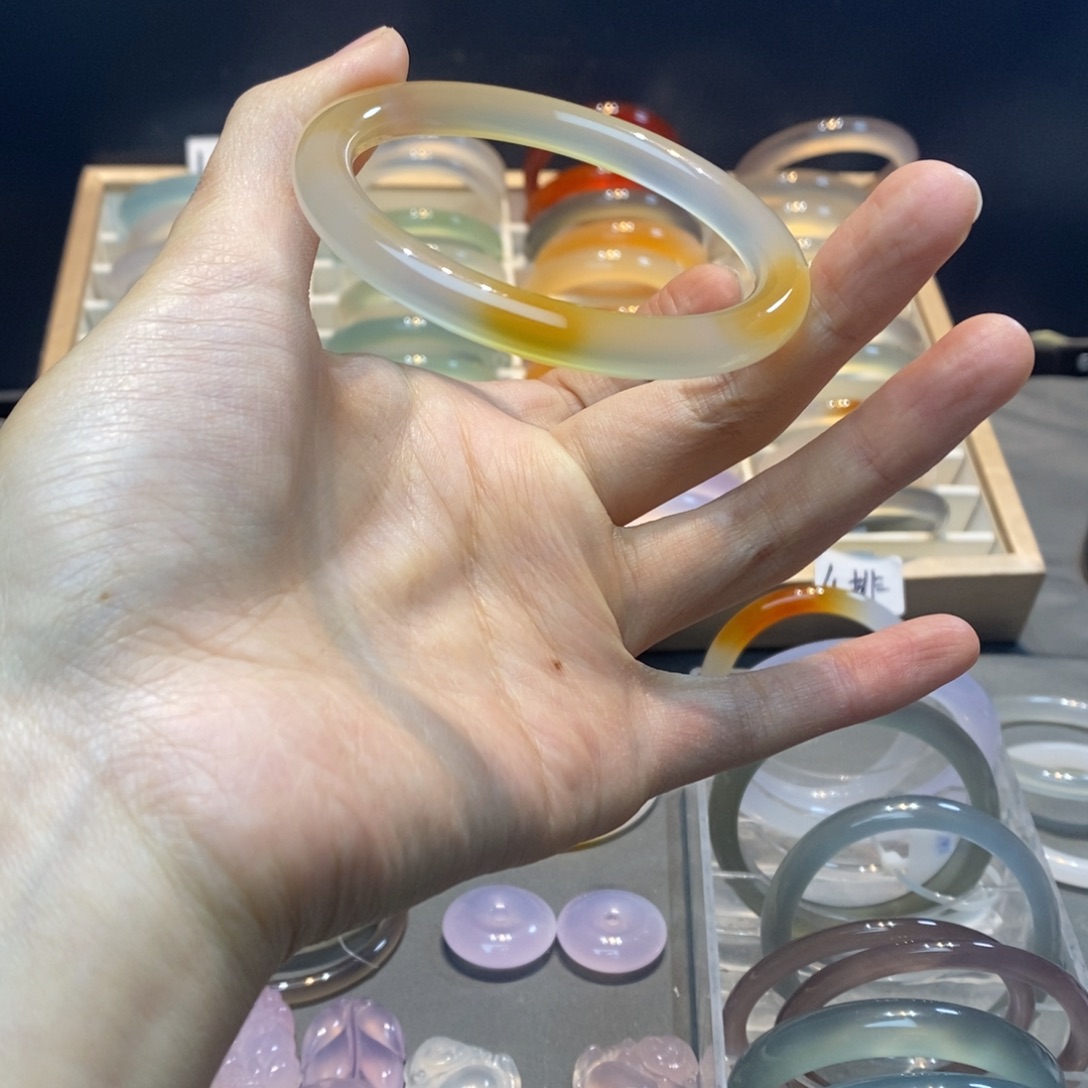 玛瑙/玉髓未镶嵌手镯