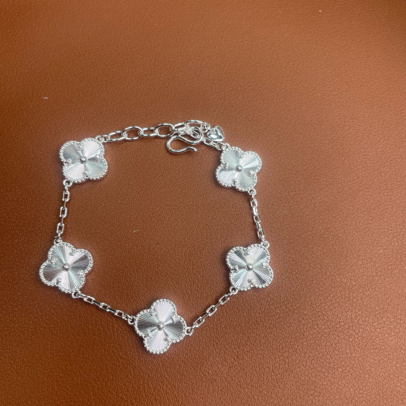 YZ034 开口四叶草手链  银色精品手链 无礼盒