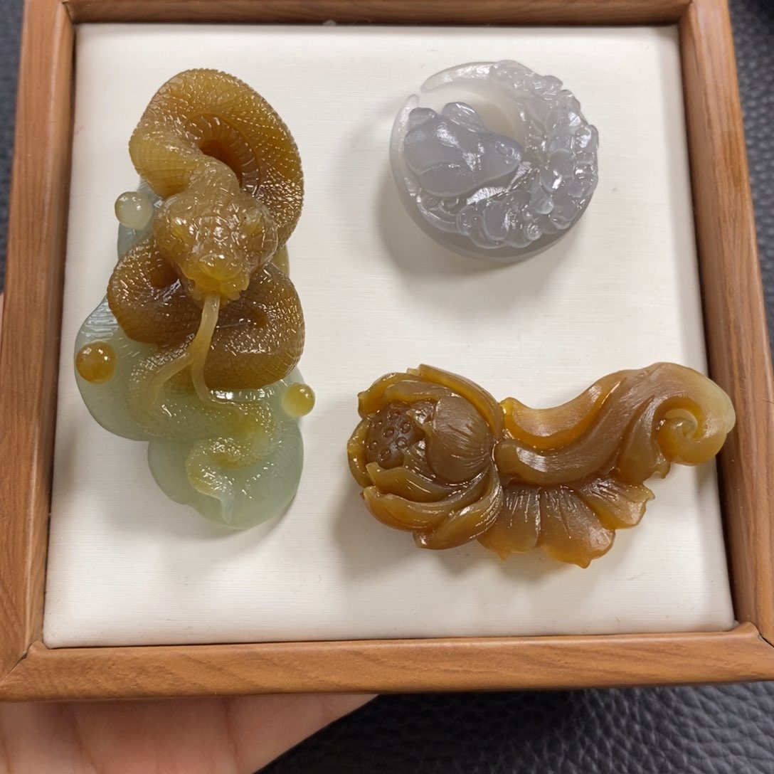 【闪购商品】和田玉上新款吊坠未镶嵌