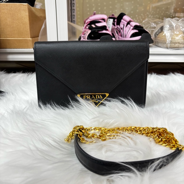 99新 Prada/普拉达 专柜新款公价近2w 黑色肩带款煜橦奢品