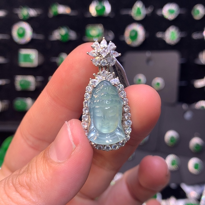 【闪购商品】翡翠颈饰银S925镶嵌天然翡翠