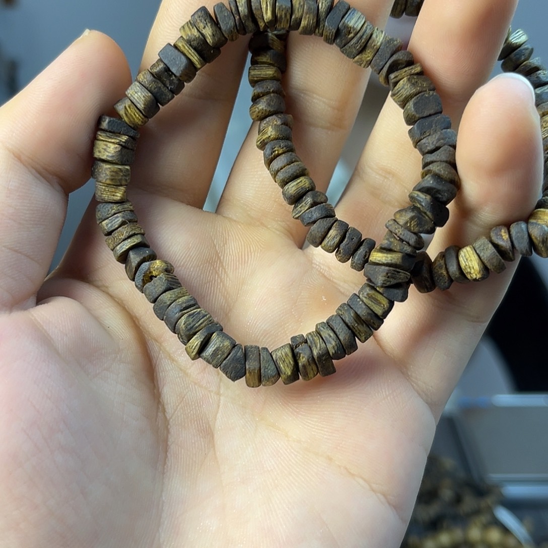 沉香碎屑+沉水浮碎银子单圈