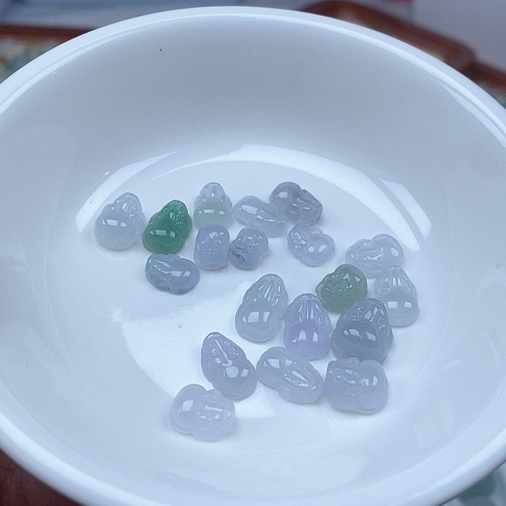 翡翠颈饰未镶嵌一个35