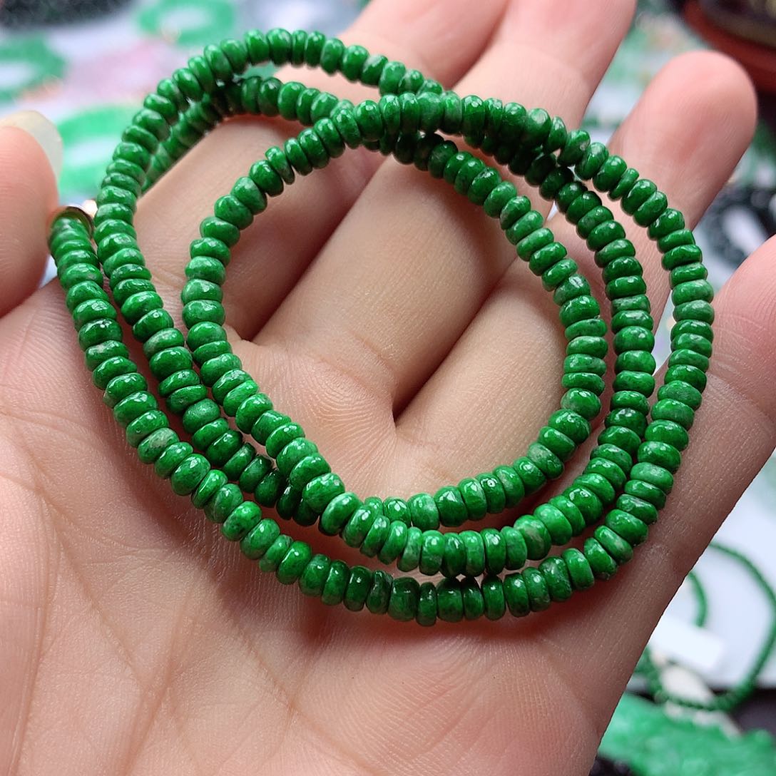 翡翠挂件未镶嵌项链比较干