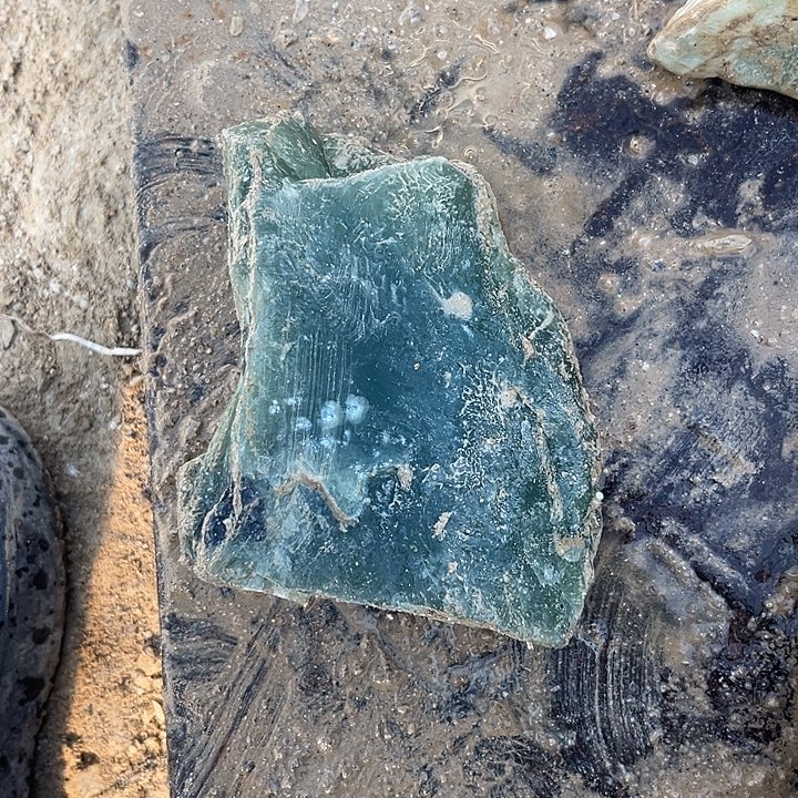 梦***度蛇纹石玉未镶嵌天然岫玉多样性发一