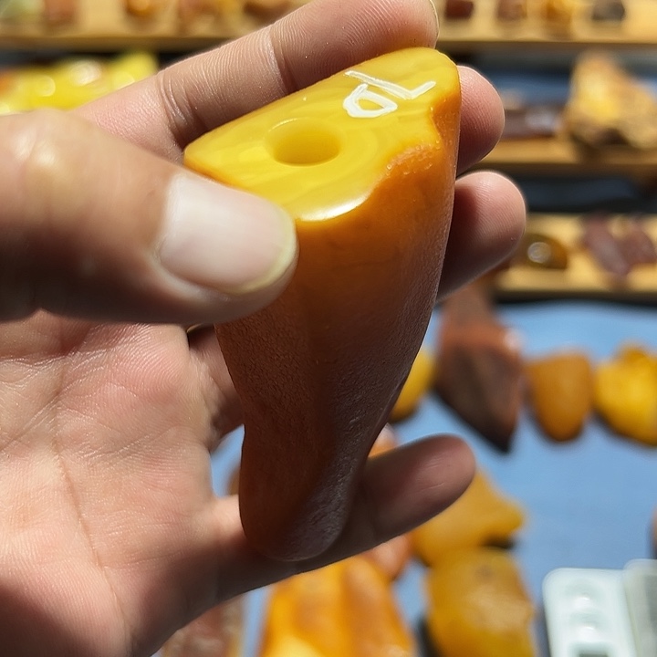 定制琥珀未镶嵌蜜蜡