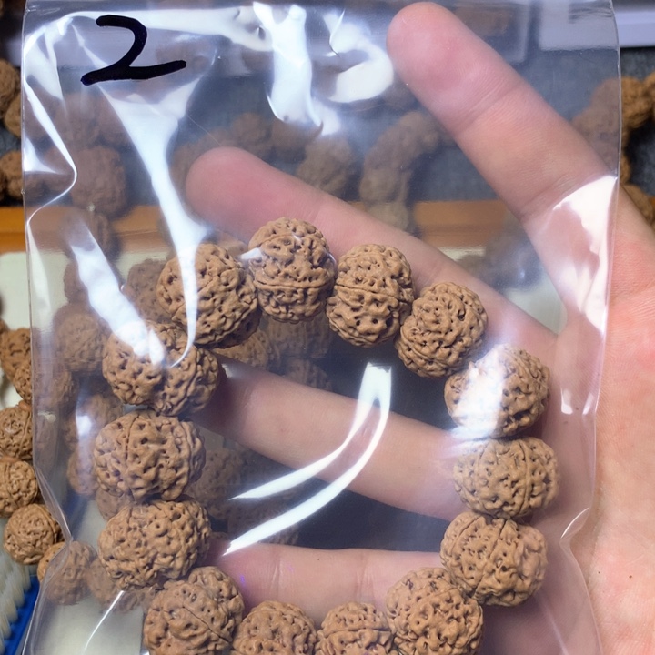 吊坠金刚菩提?****2。    21➕六瓣