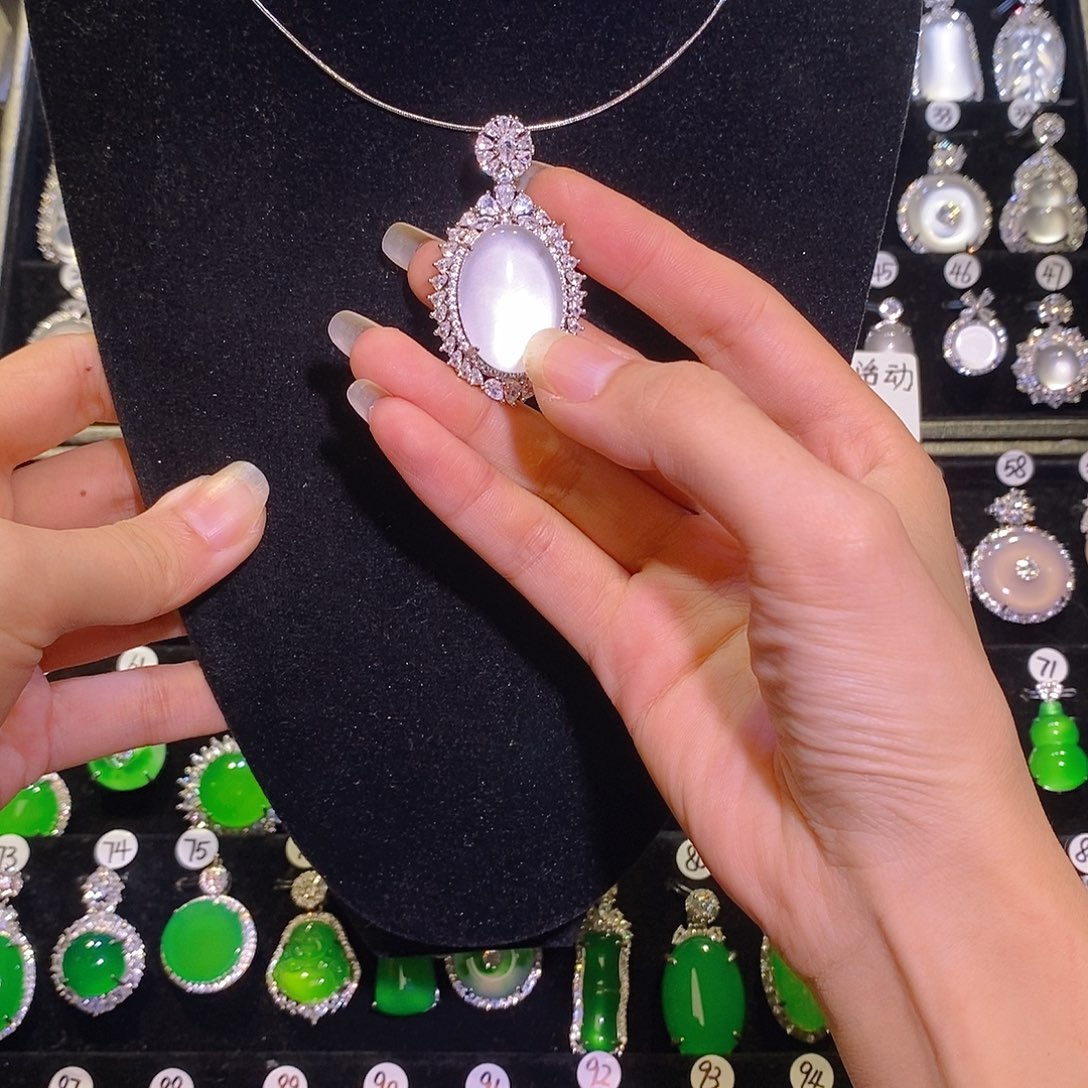 玛瑙/玉髓合金颈饰