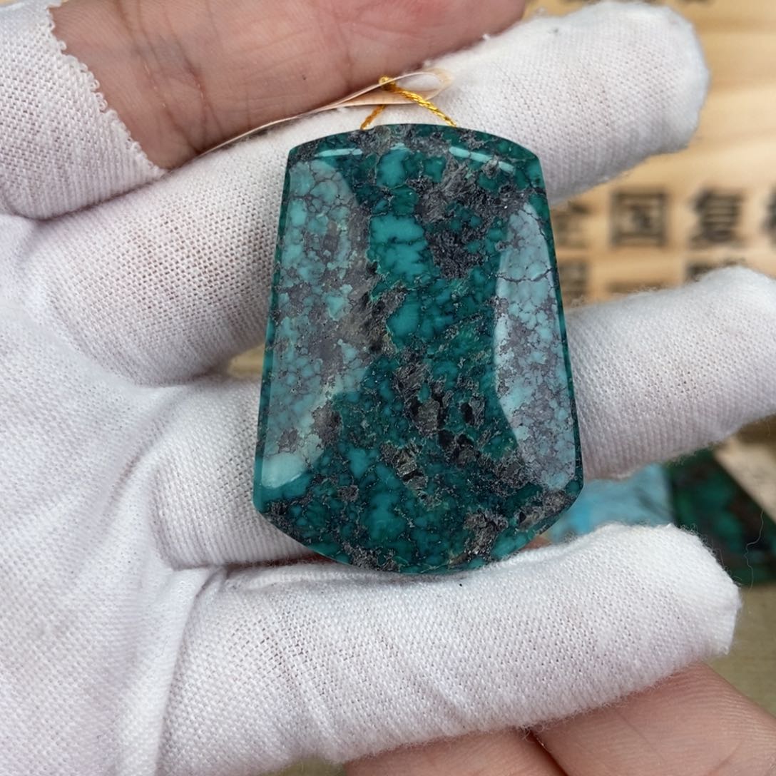 未镶嵌绿松石珠宝奇石