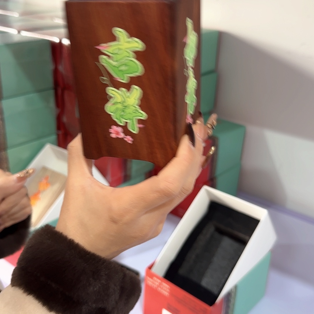端景台紫檀木类赞比亚血檀笔筒