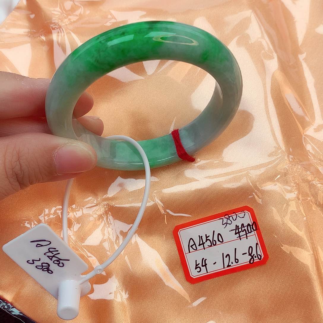 翡翠手镯未镶嵌天然缅甸翡翠A货