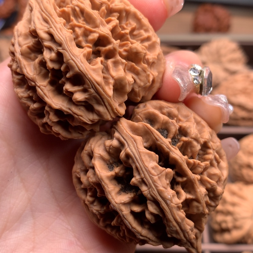 【闪购商品】文玩核桃把件?****空秦岭野生