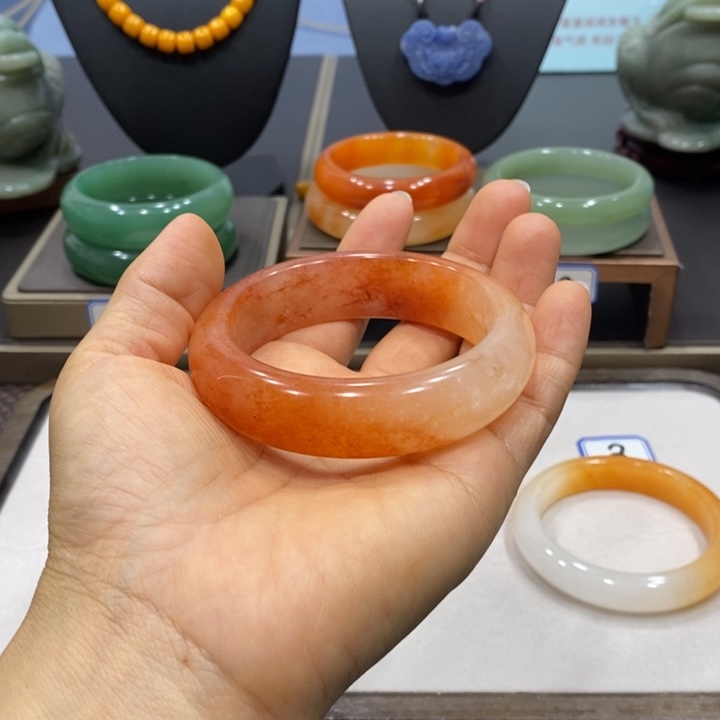 清***阳颈饰合金石英岩玉