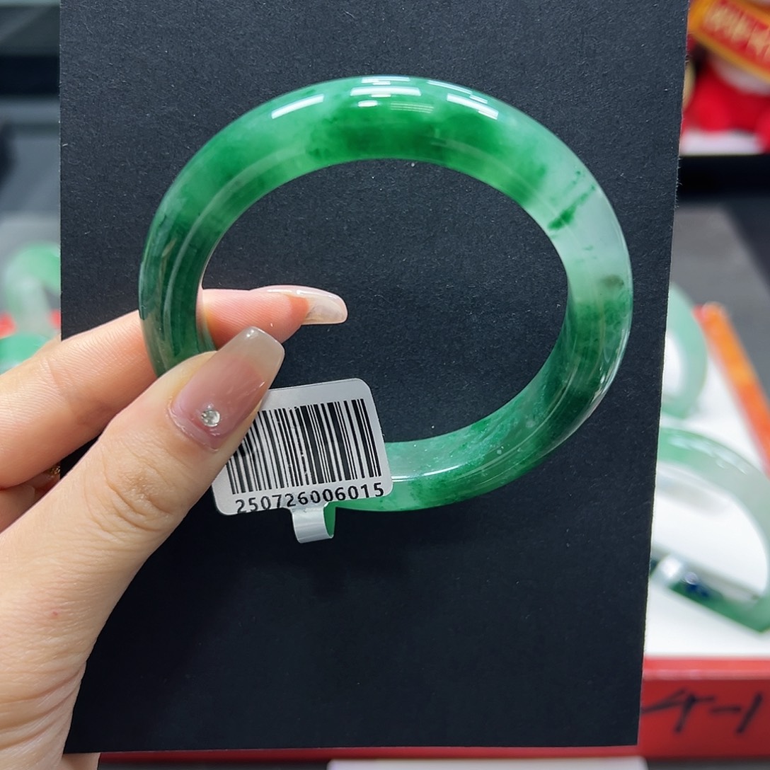 石英质玉（非洲翠）手镯未镶嵌