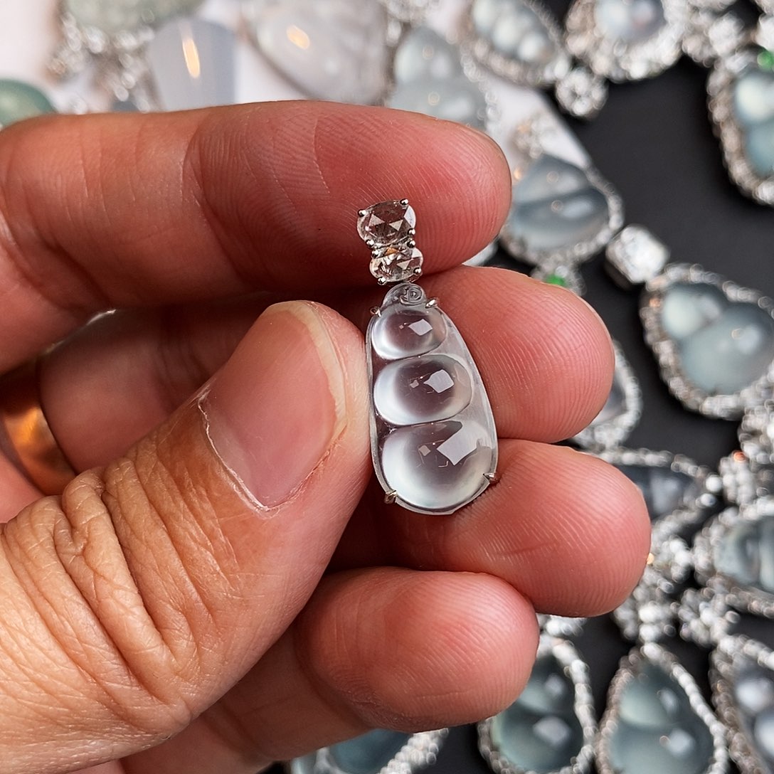 翡翠18K金镶嵌颈饰