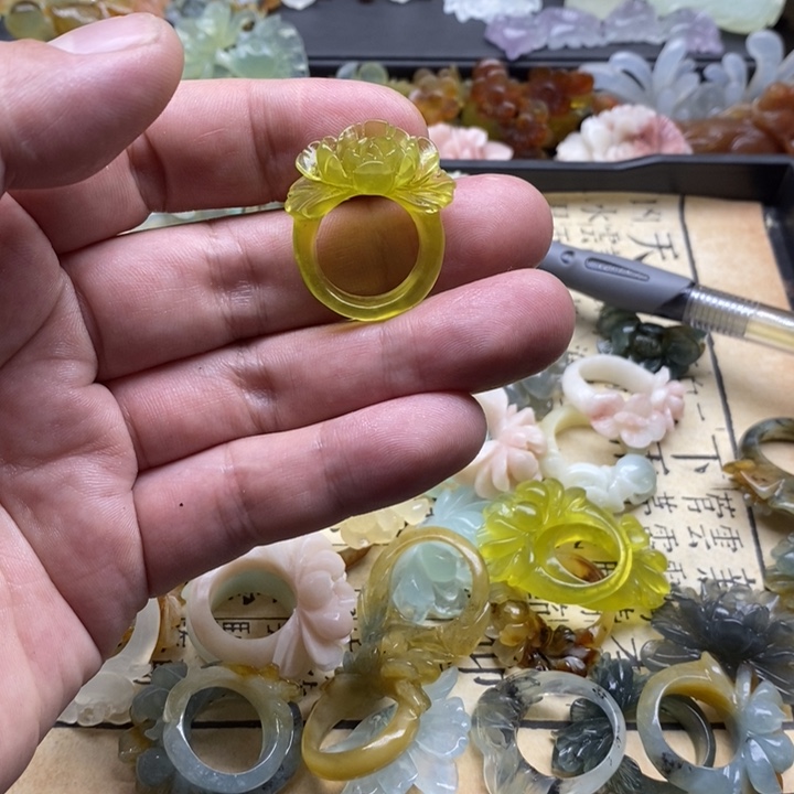 春****蛇纹石玉合金颈饰