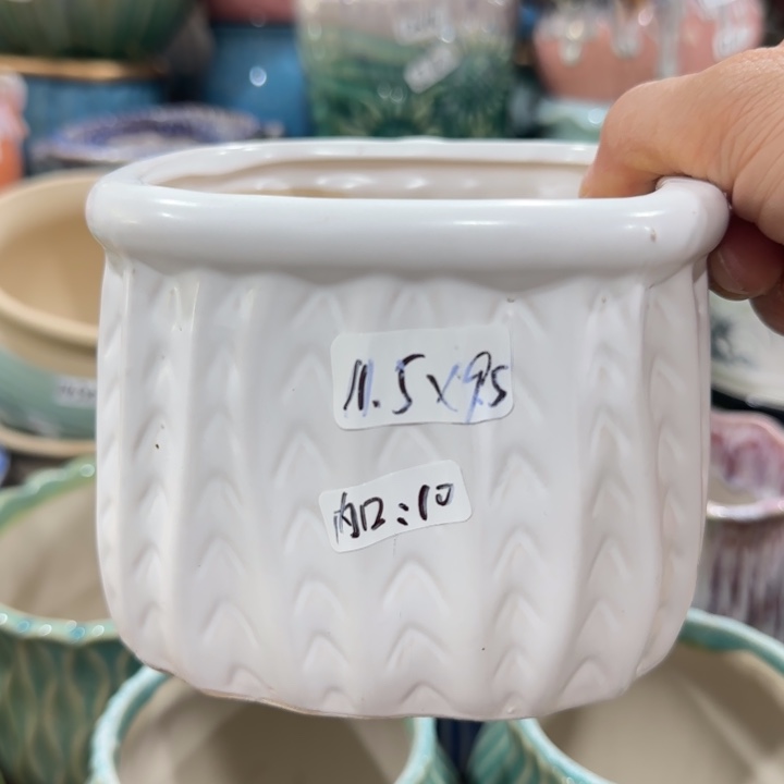 凑9块包邮，有孔，陶瓷花盆