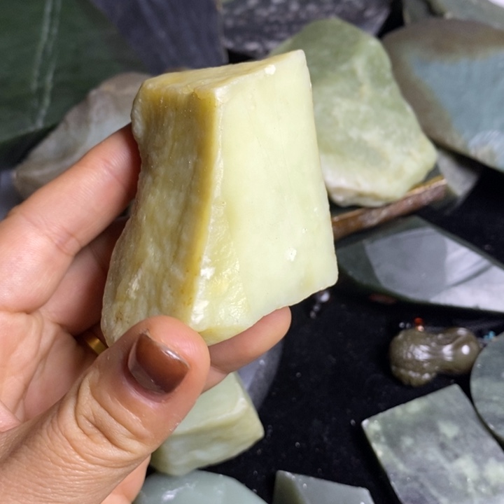 太***极和田玉（糖玉）未镶嵌挂件