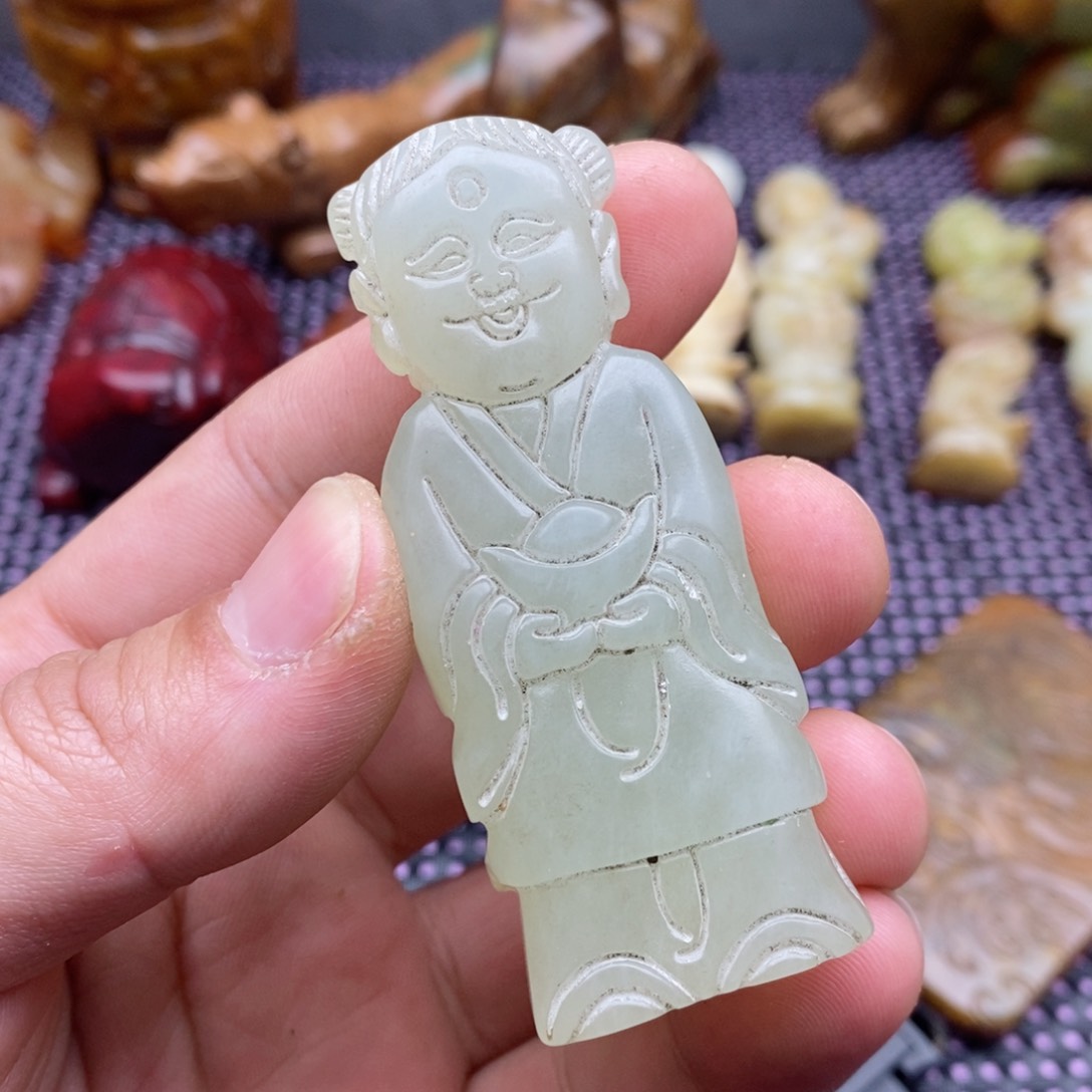 蛇纹石玉颈饰未镶嵌