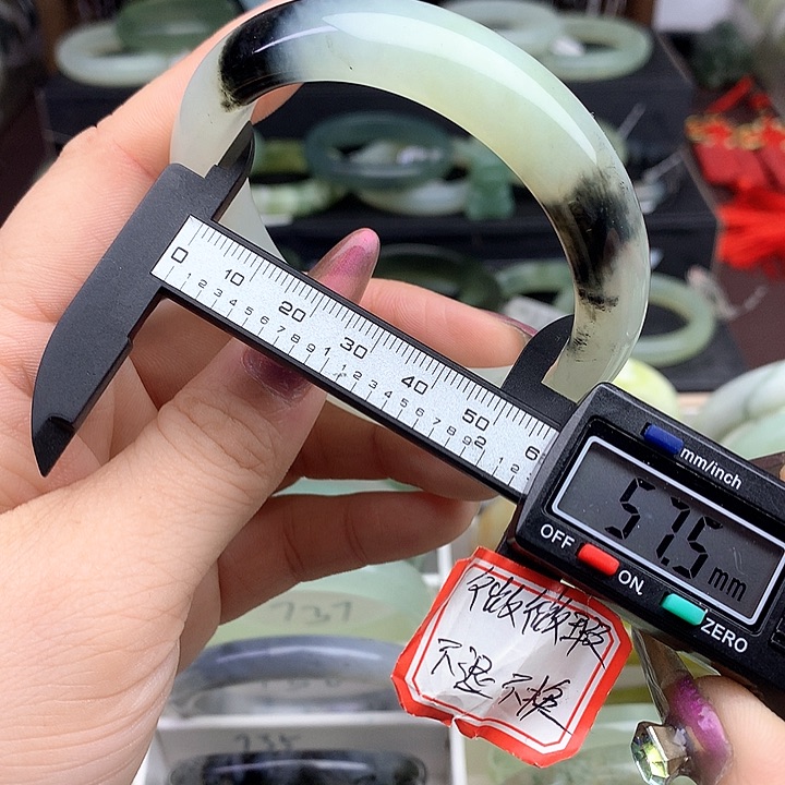 蛇纹石玉手镯未镶嵌752