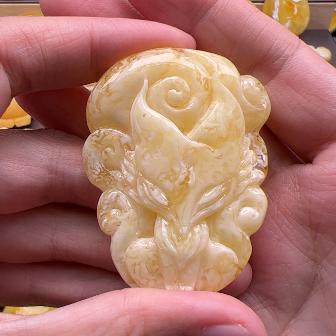 未镶嵌琥珀颈饰蜜蜡