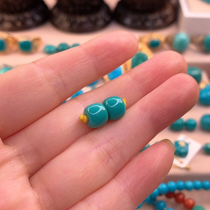 绿松石配饰未镶嵌