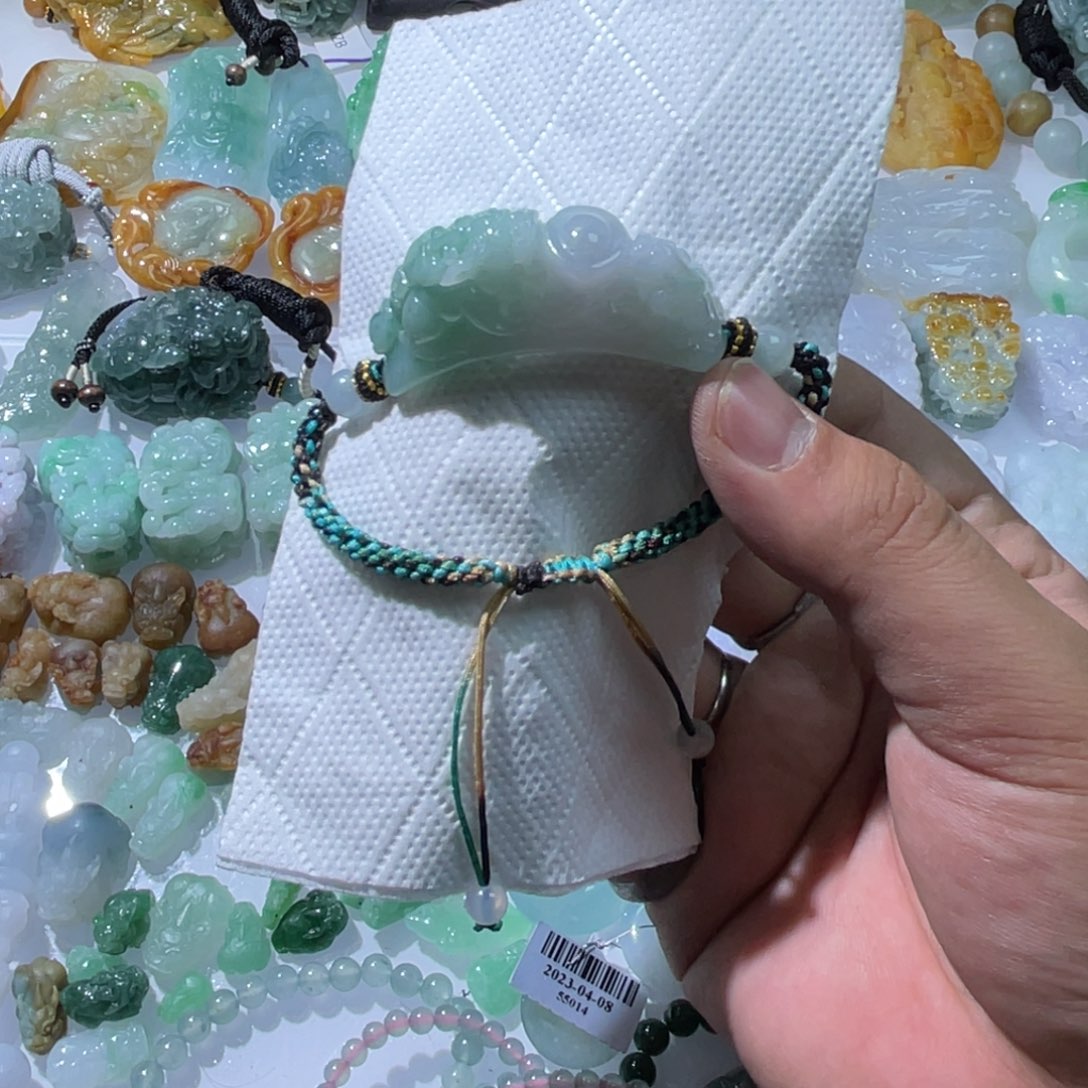 翡翠颈饰未镶嵌天然