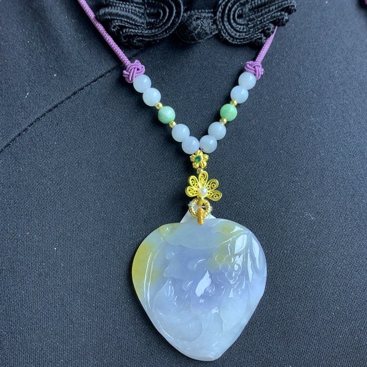 翡翠颈饰未镶嵌翡翠