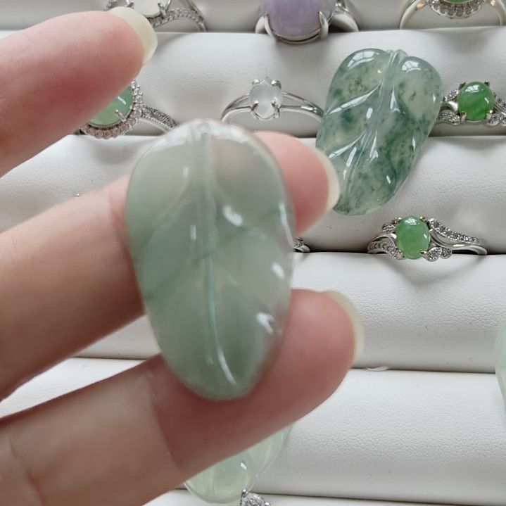翡翠未镶嵌戒指绿色叶子
