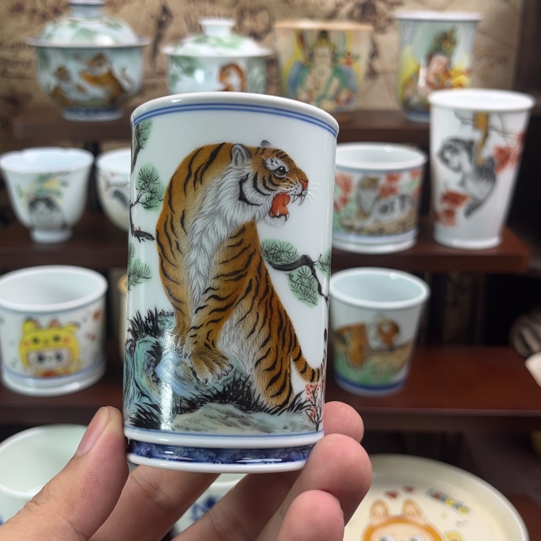 手绘老虎直筒杯手绘