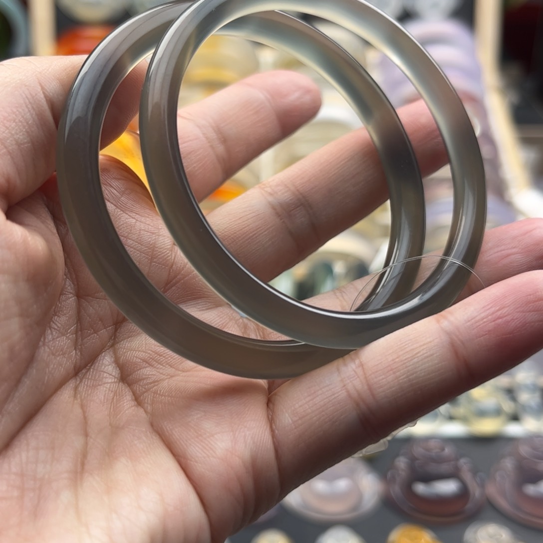 玛瑙/玉髓手镯未镶嵌57