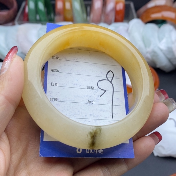 石英质玉手镯未镶嵌