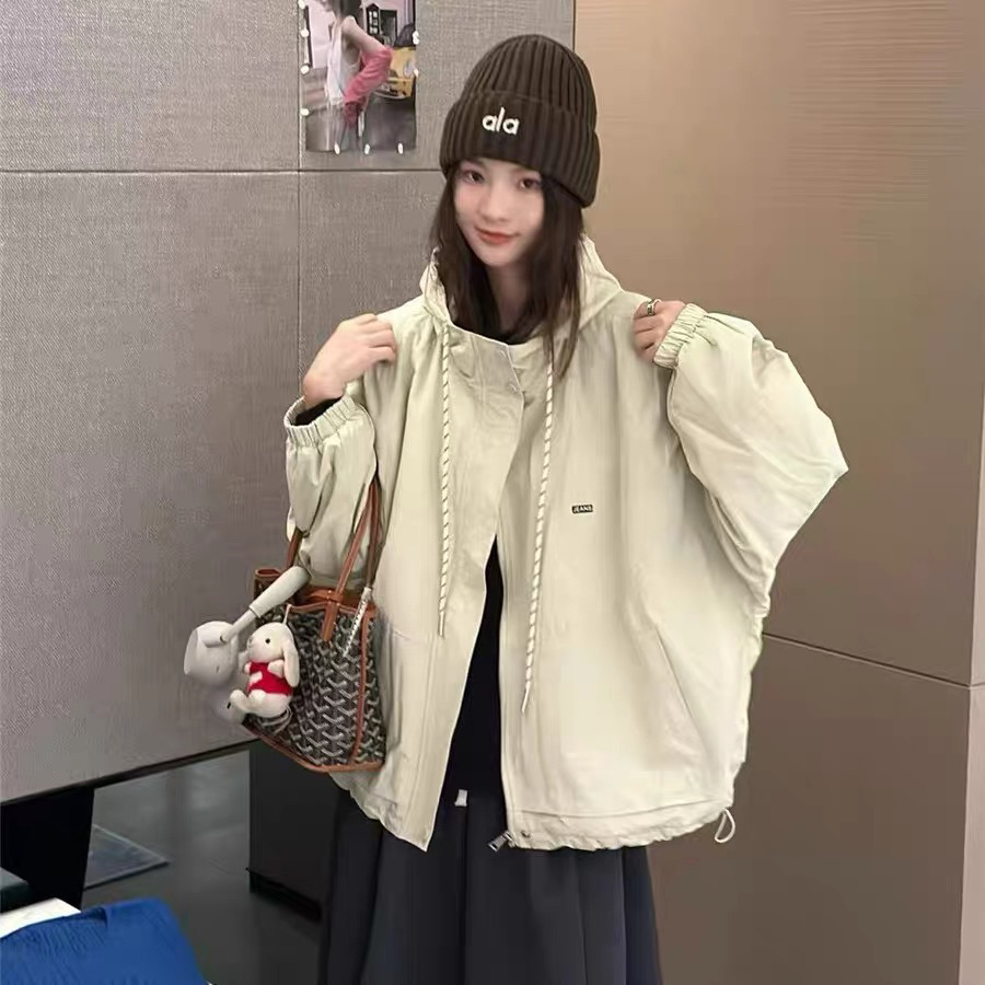 88176次品甩帽系带字母mm冲锋衣外套B13-2