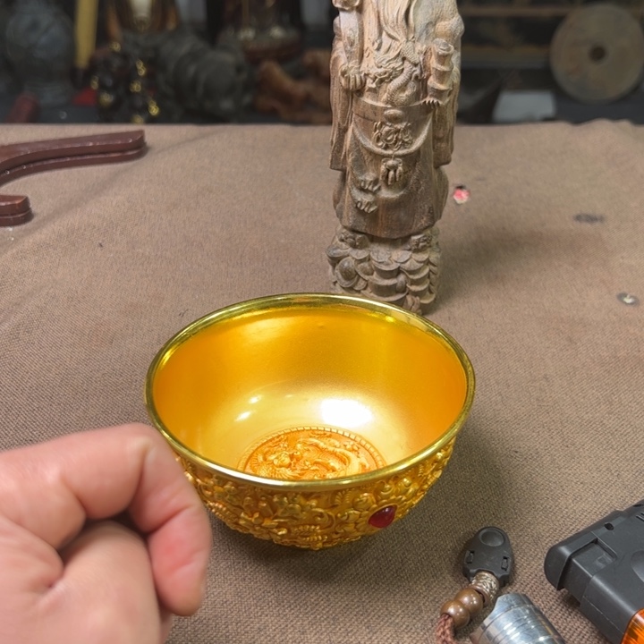 精品摆件工艺品等