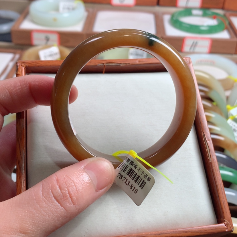 【闪购商品】和田玉手镯未镶嵌54