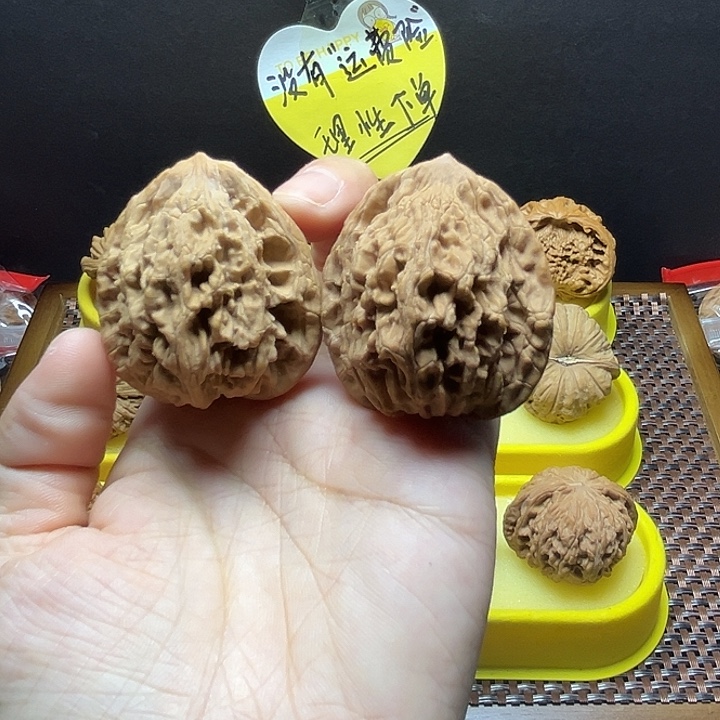 吊坠文玩核桃麦虎