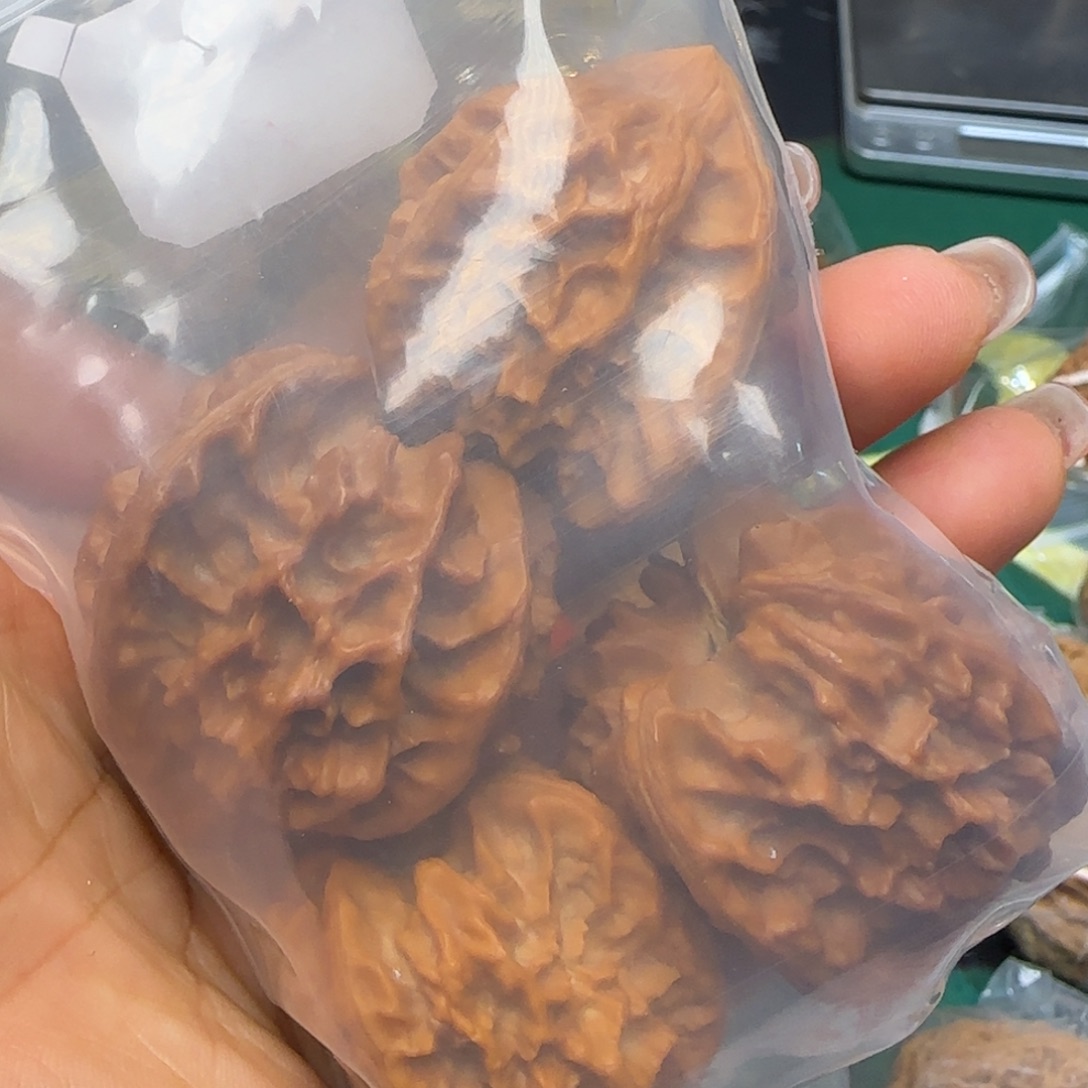 不***尔文玩核桃吊坠打底