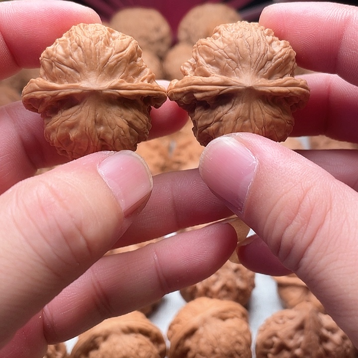 桃核把件零点文玩野狼全品无修3.8