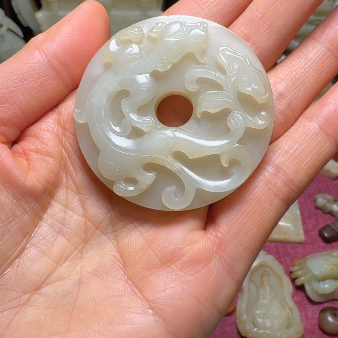 和田玉（糖玉）挂件未镶嵌不***，