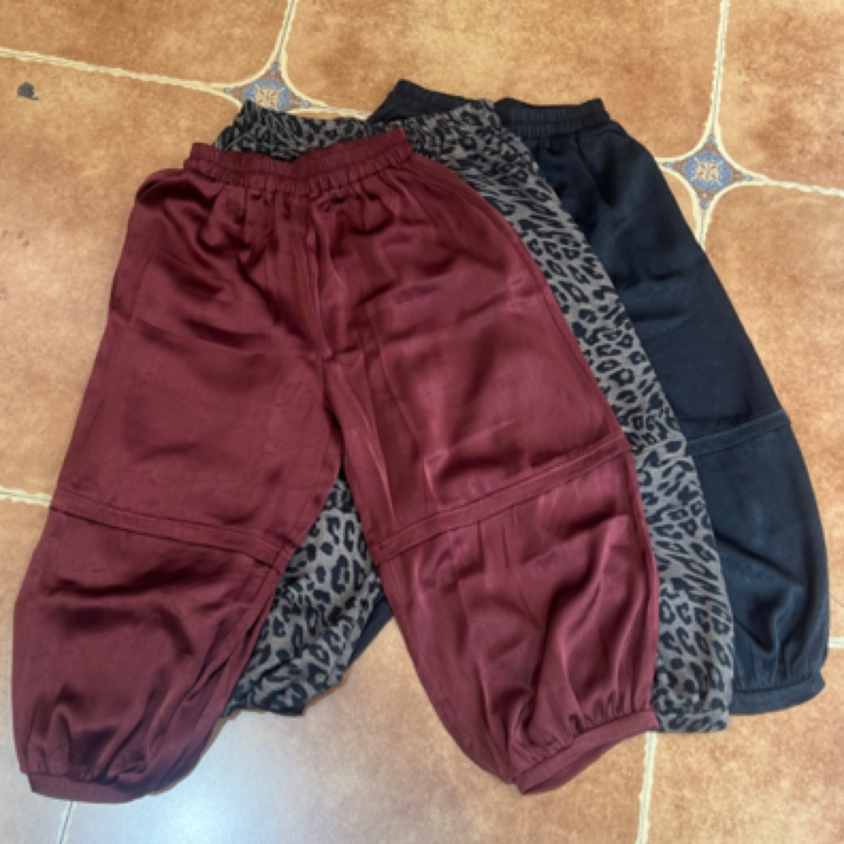 汝州喷姐2025夏季新款松紧腰宽松印染休闲裤灯笼裤高腰