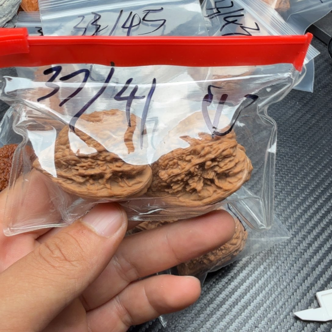 粥***吊坠桃核粥单闪塔尖37